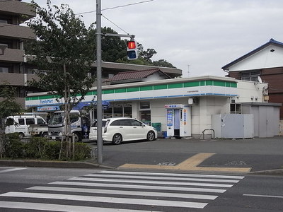 Convenience store. 940m to Family Mart (convenience store)
