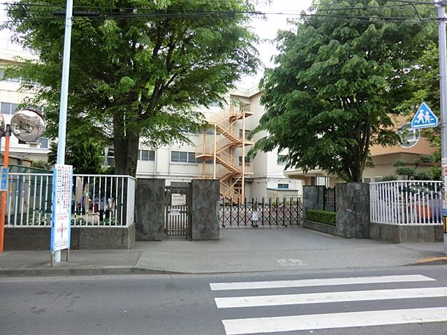 Primary school. Kokubunji Municipal third to elementary school 720m