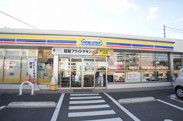 Convenience store. MINISTOP Kokubunji Hiyoshi store up (convenience store) 634m