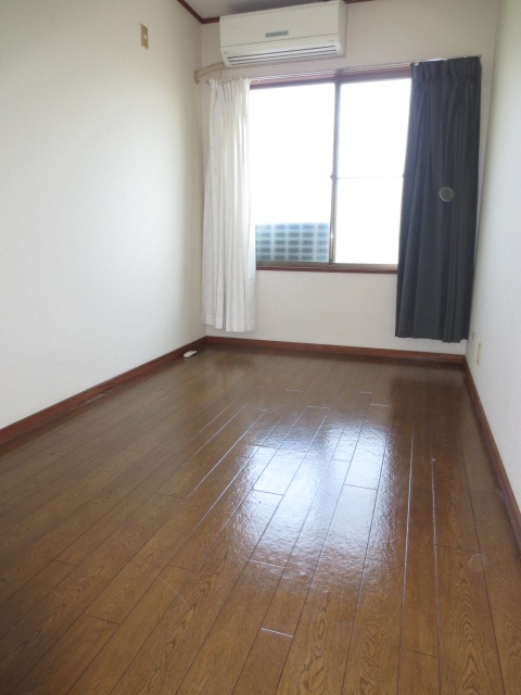 Living and room. Flooring