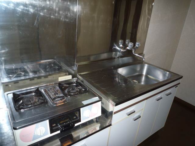 Kitchen. Kitchen (two-burner installation Allowed stove)