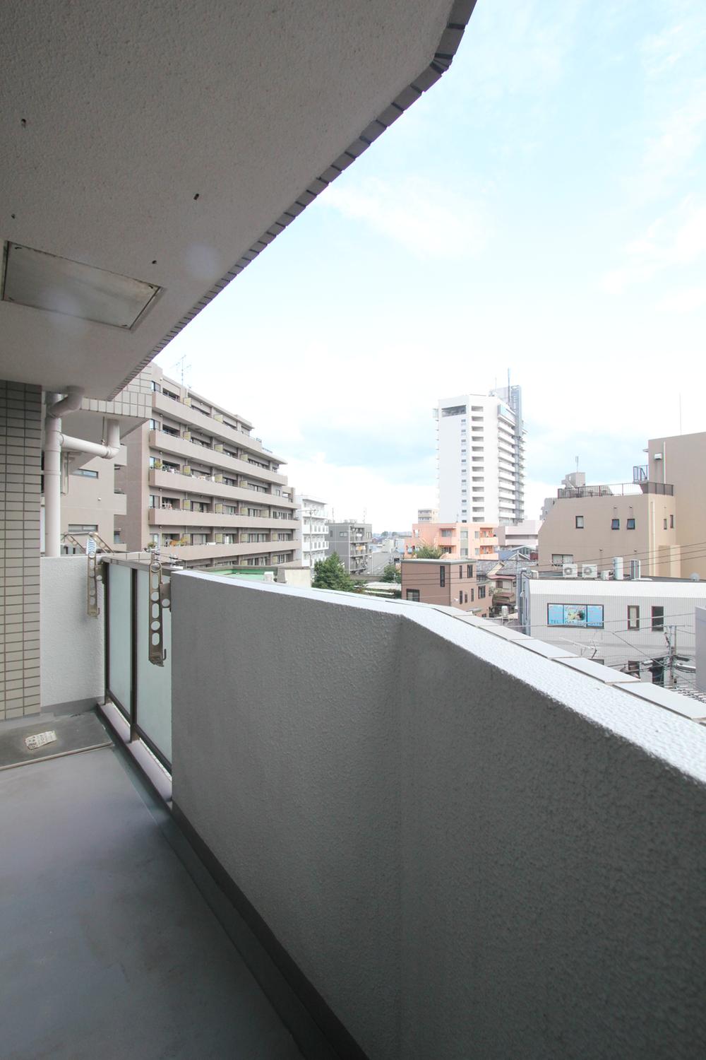 Balcony. View also'm pretty good !!