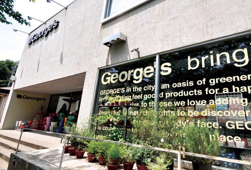 Other Environmental Photo. George's to the National shop  ※ A: 1090m / 14 mins ・  ※ B: 920m / 12 mins