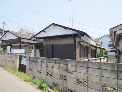 Building appearance. A quiet residential area