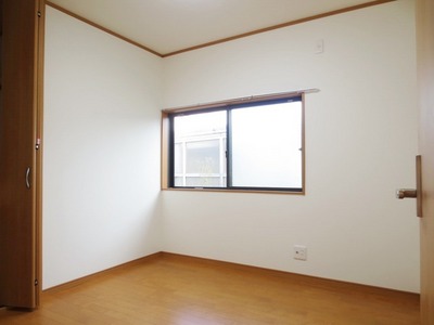 Other room space. Flooring