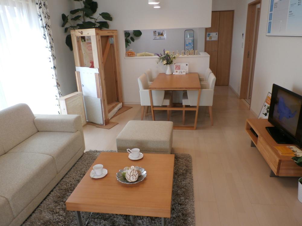 Same specifications photos (living). (1 Building) same specification