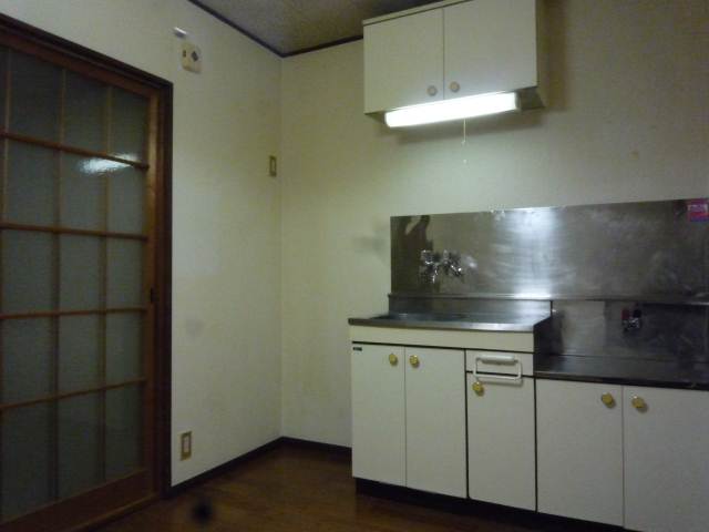 Kitchen. Spacious kitchen