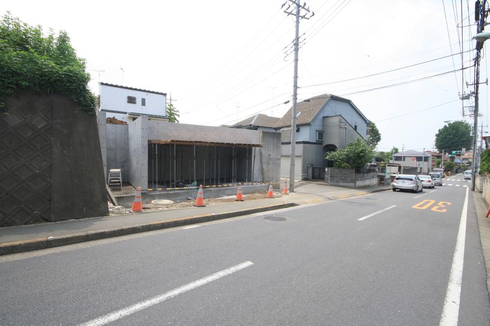 Local photos, including front road. Local Photos