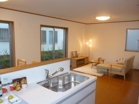 Living. E Building LDK (12 May 15, 2013) Shooting