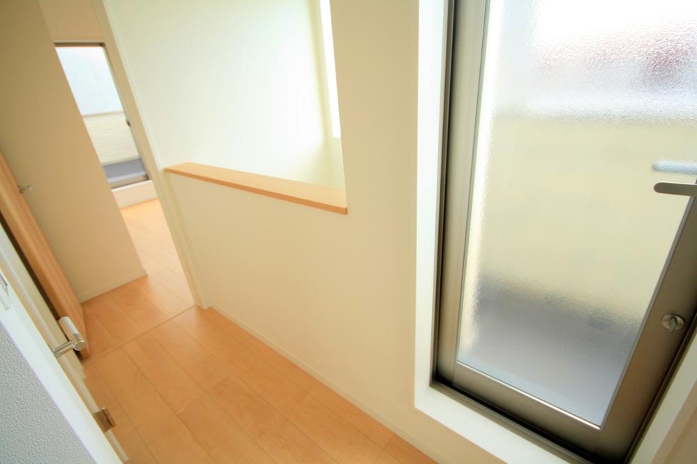 Other introspection. B Building 2F Hall