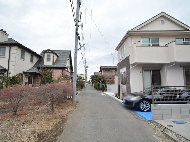 Local photos, including front road. Kokubunji Fuji this 1-chome contact road situation