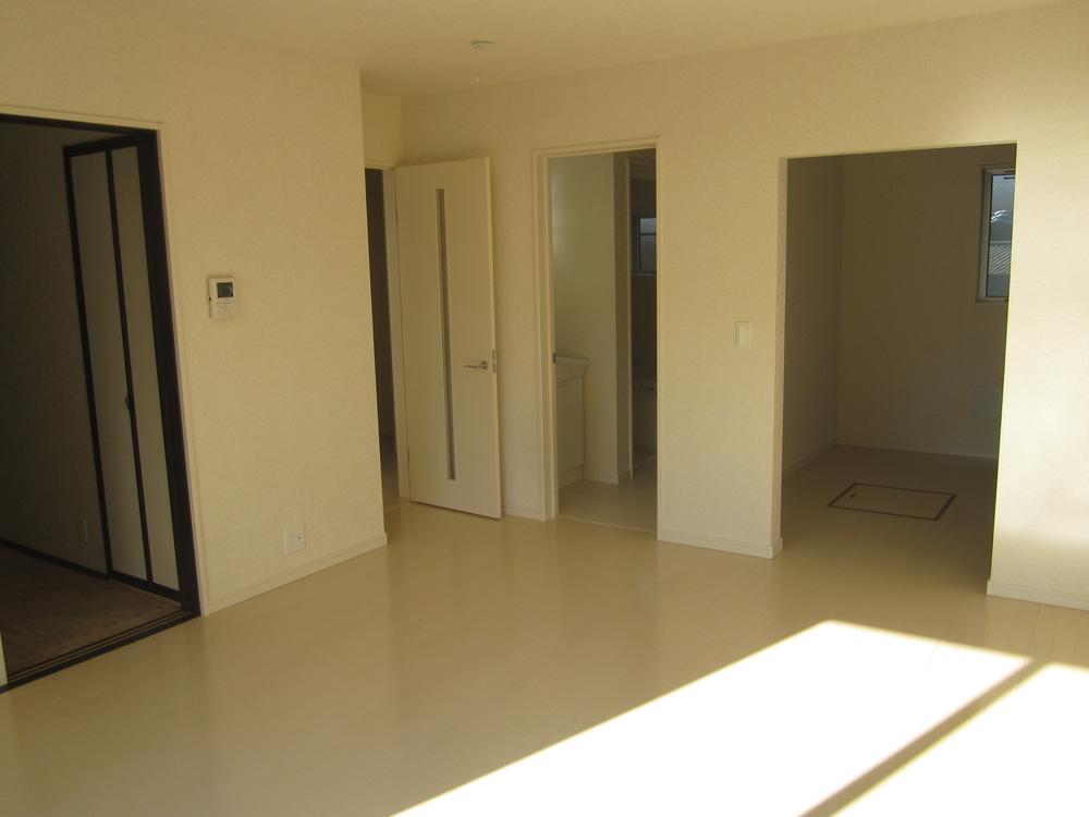 Same specifications photos (living). Same specifications