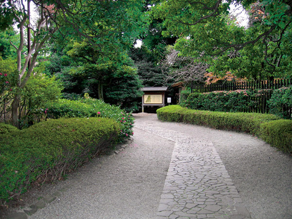 Surrounding environment. Metropolitan dono months Yato garden (about than local 130m ・ A 2-minute walk)