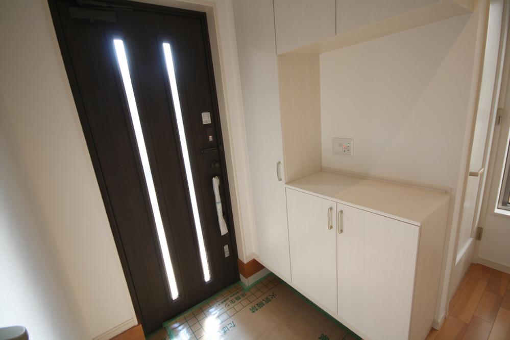 Entrance. Local Photos