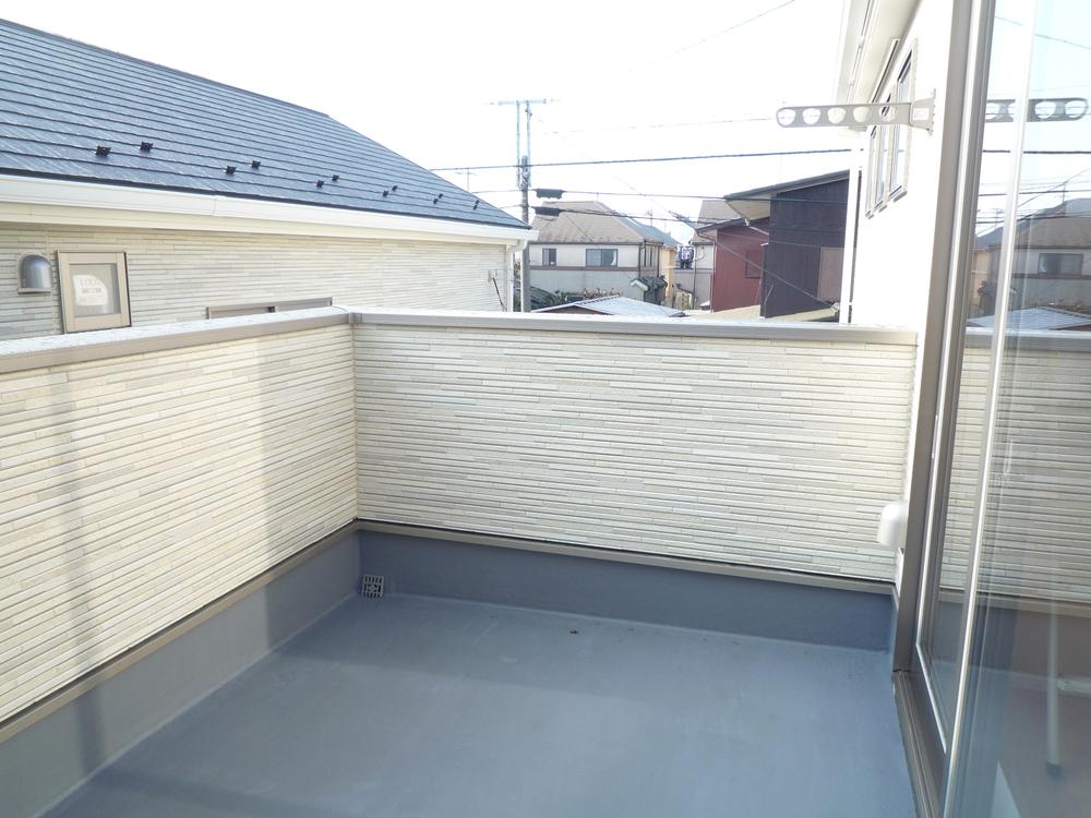 Balcony. Spacious balcony of A Building! (B Building is two-sided balcony)