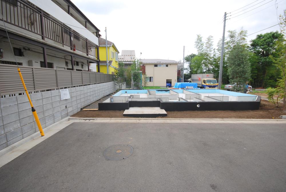 Local photos, including front road. Local Photos