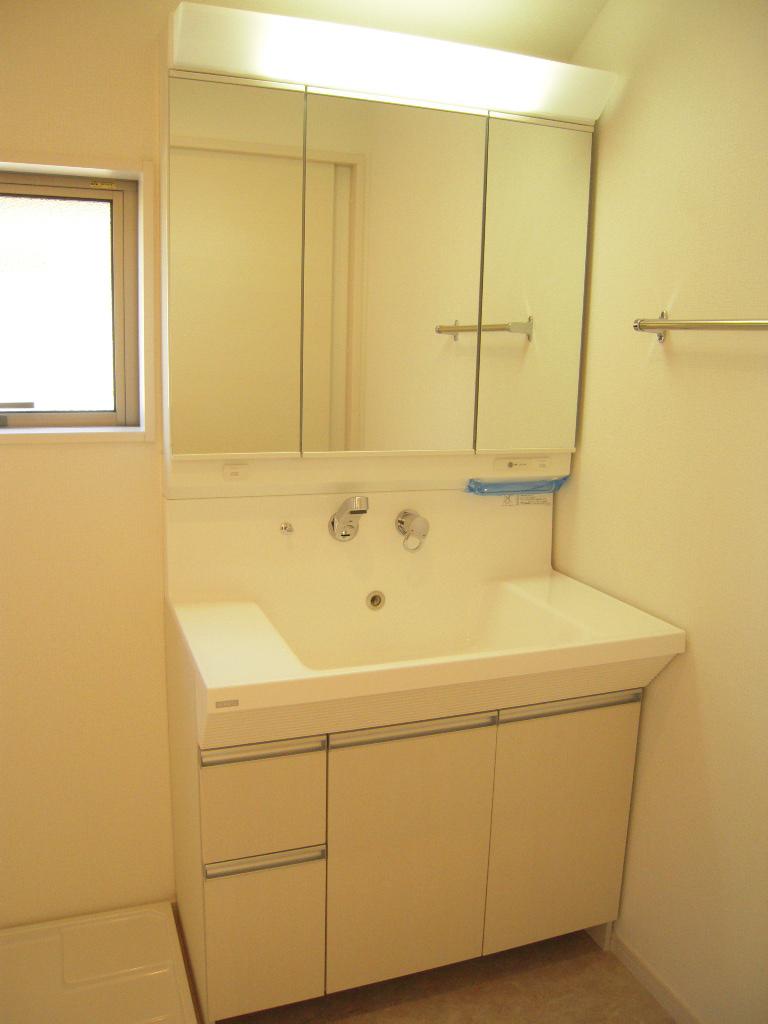 Bathroom. Building 3 Indoor (12 May 2013) Shooting