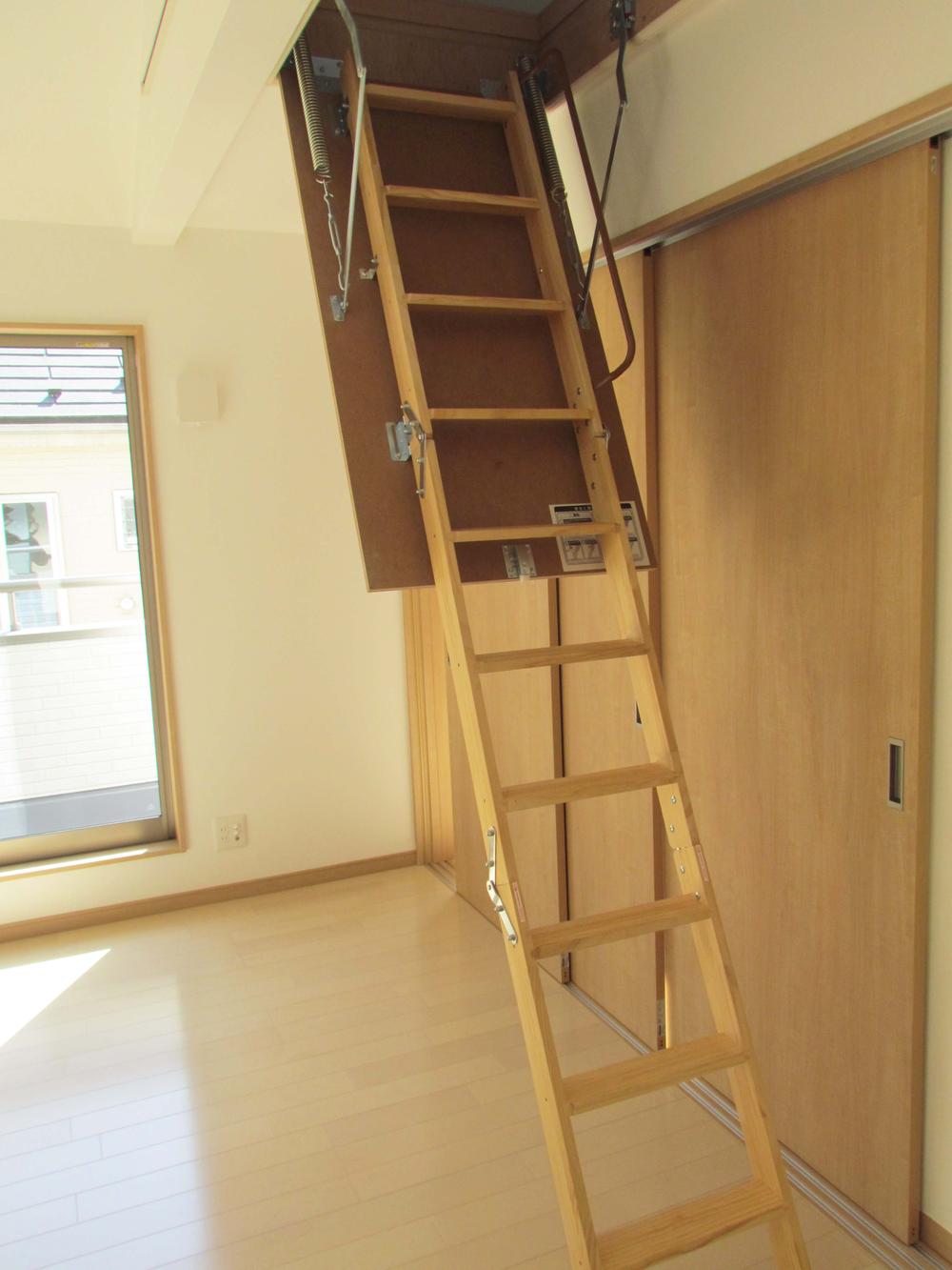 Other introspection. ● retractable ladder to the attic storage