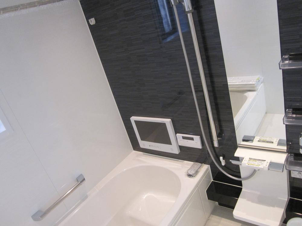 Bathroom. ● Bathrooms: 2013 November shooting