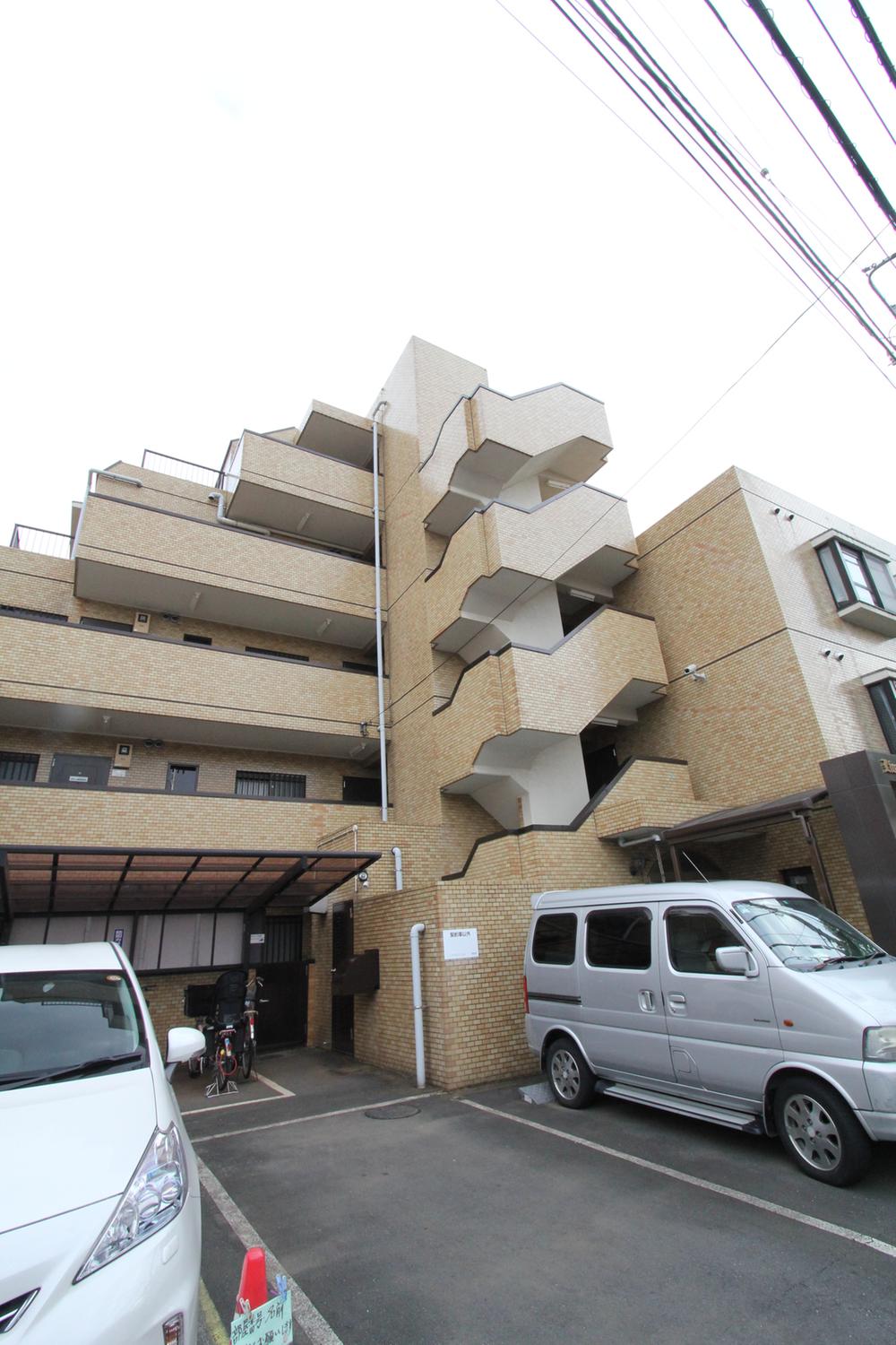 Local appearance photo. local