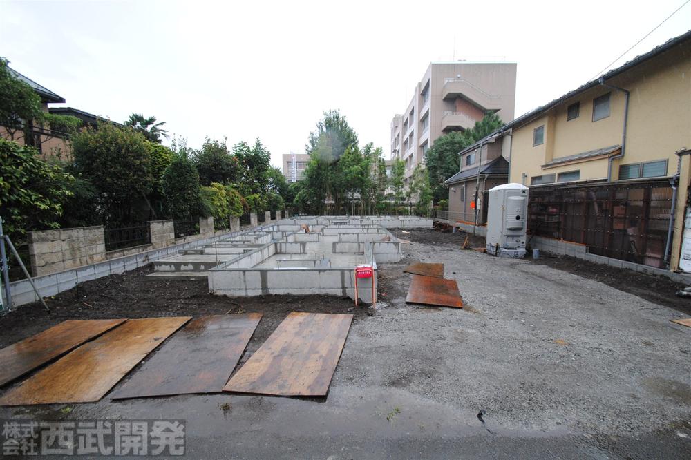 Local photos, including front road. Local (10 May 2013) Shooting This selling local