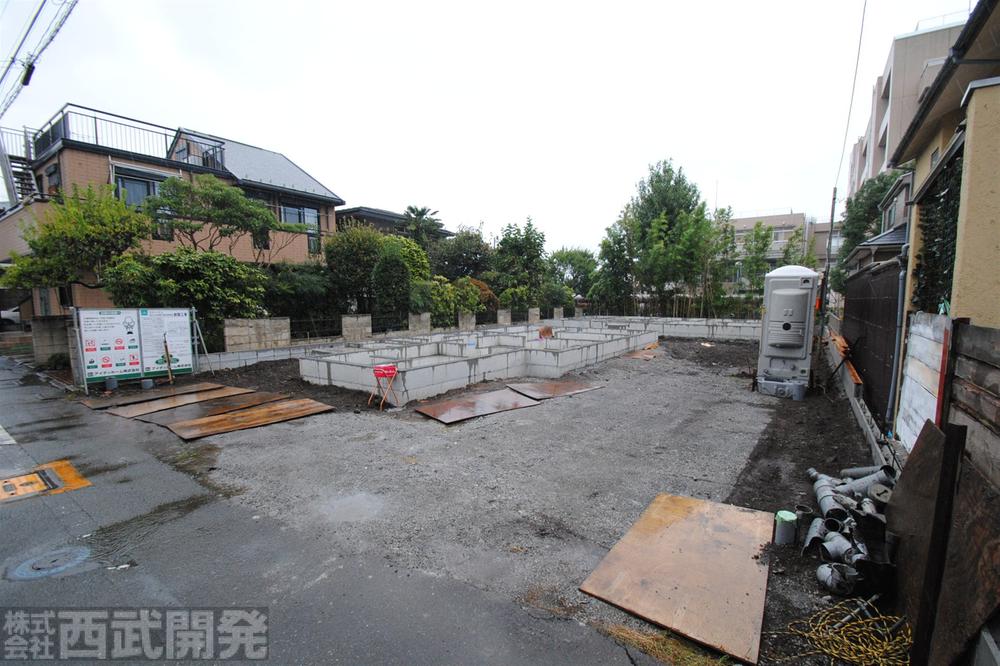 Local photos, including front road. Local (10 May 2013) Shooting This selling local