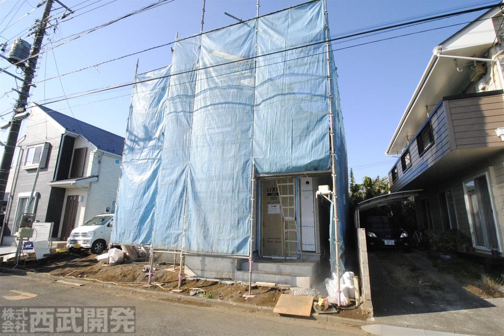 Local photos, including front road. Local (12 May 2013) Shooting This selling local