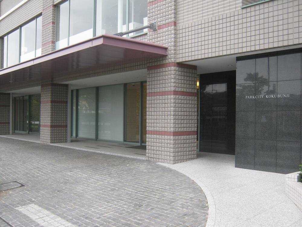 Other. Grand Entrance (September 2013) Shooting