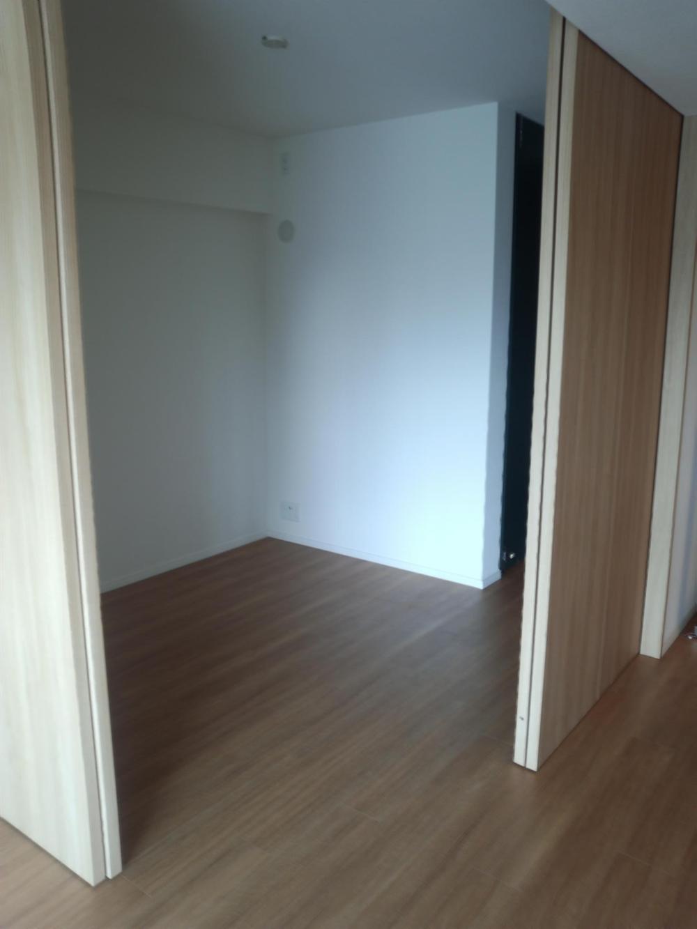 Other introspection. Indoor (September 2013) Shooting