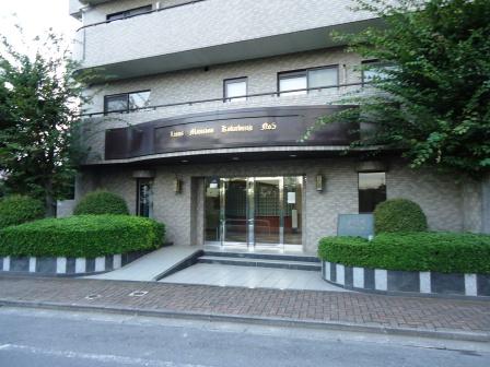 Entrance. Common areas