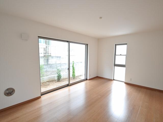 Living. West Koigakubo 1-chome living