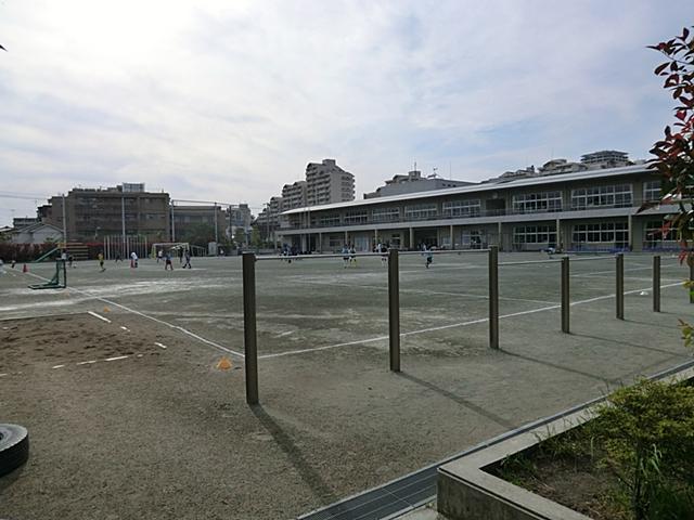Primary school. Kokubunji Municipal fourth to elementary school 478m