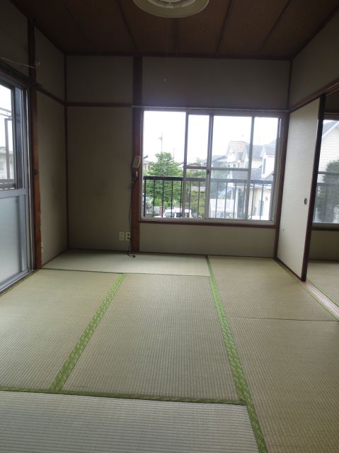 Living and room. This breadth 6 tatami rooms