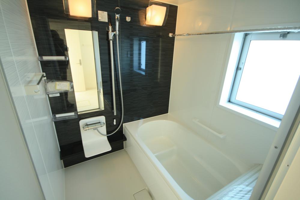 Bathroom. Local Photos