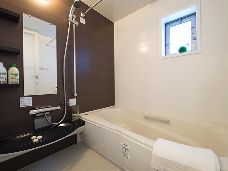 Bathroom. Standard adopted simple equipment is clean, such as "Kururin poi" drainage ditch and "beautiful door". You can use it at any time clean. Bathroom (same specifications)