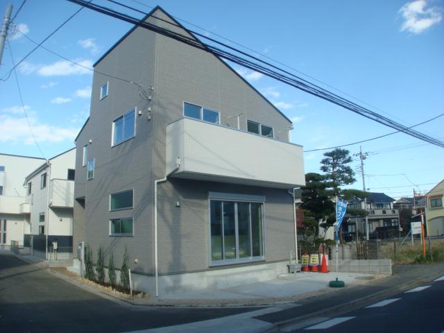 Local appearance photo. ● Local Appearance: December 2013 shooting