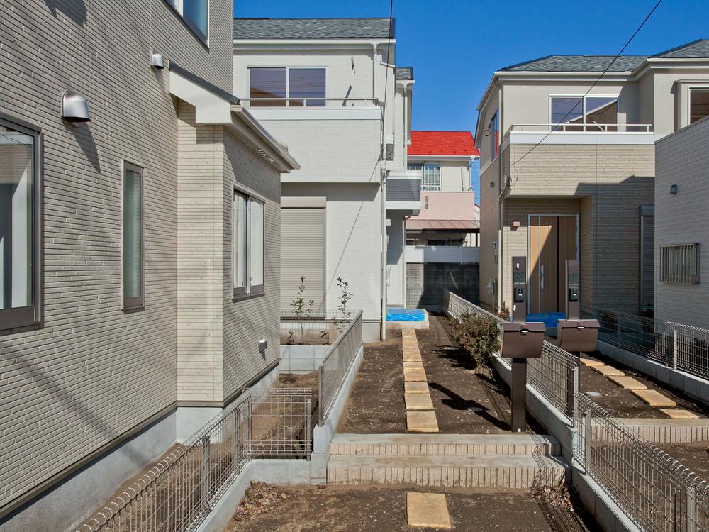 Local appearance photo. Local (11 May 2013) Shooting