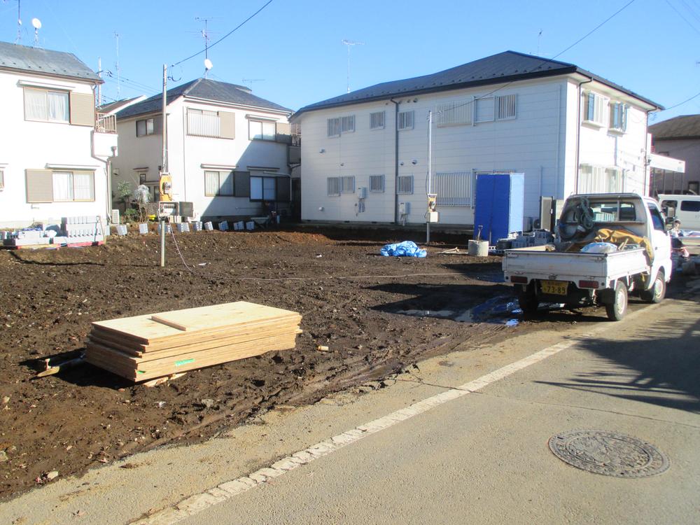 Local photos, including front road. Local (12 May 2013) Shooting