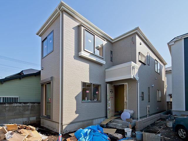 Local appearance photo. Local (11 May 2013) Shooting