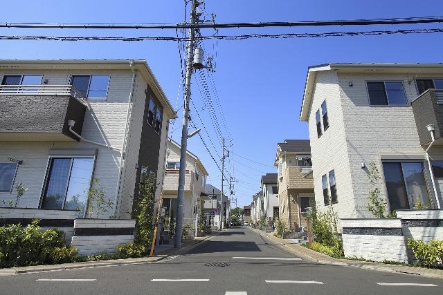 Local photos, including front road. Green educational area "Kokubunji Kitamachi".  Streets birth of all 28 House that has been colored by moisture in the center of the park. New streets that are decorated in elegance and refinement worthy of the garden city is born. (2013.5 May shooting)