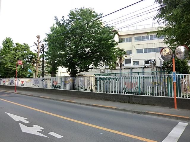 Primary school. Kokubunji Municipal third elementary school up to 200m