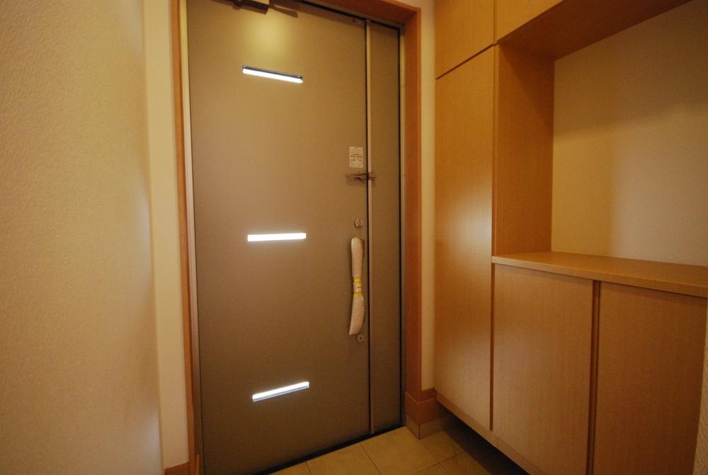 Entrance. Local (12 May 2013) Shooting