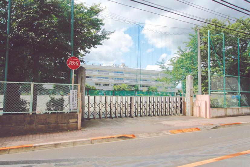 Primary school. Kokubunji stand up to the first elementary school 587m