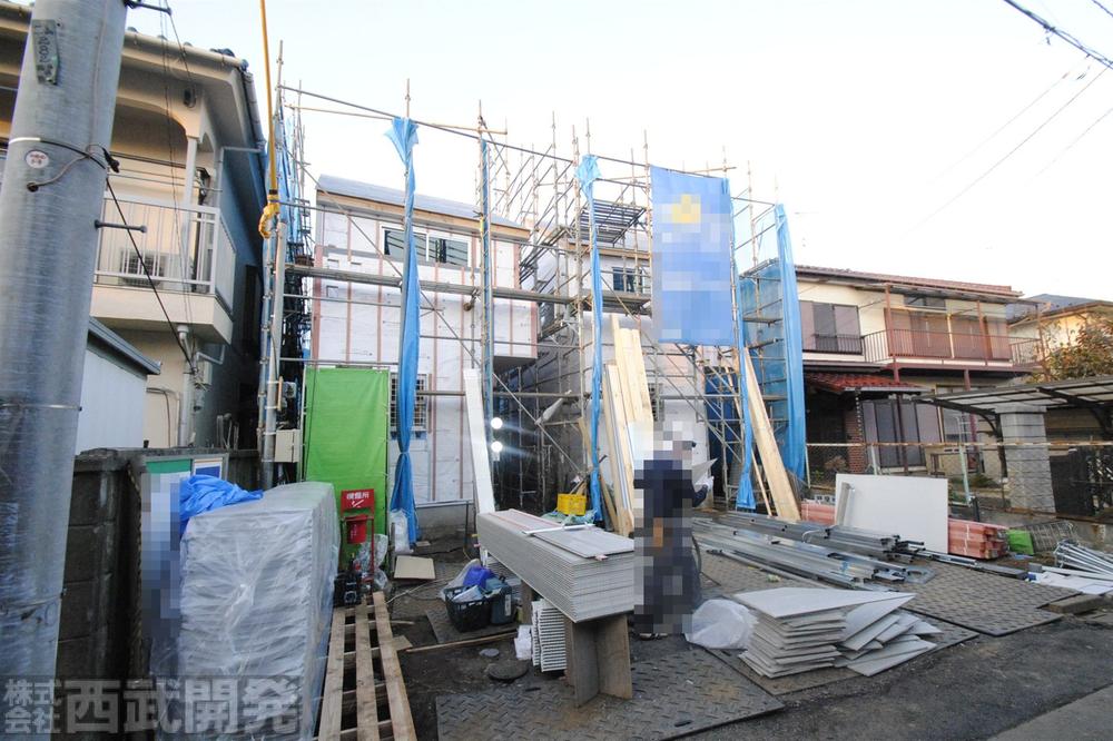 Local photos, including front road. Local (11 May 2013) Shooting This selling local