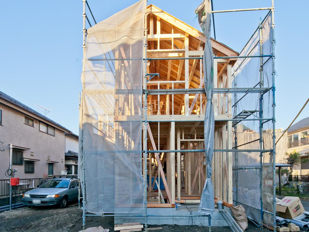 Local photos, including front road. Local (11 May 2013) Shooting