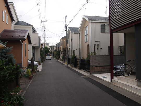 Local photos, including front road. Frontal road