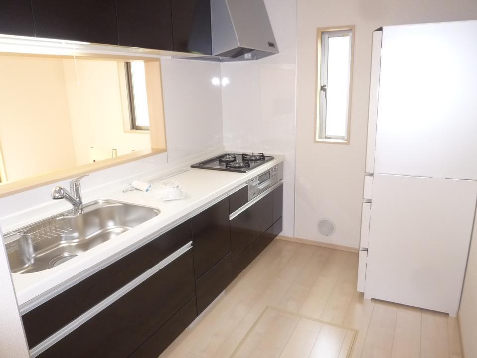 Kitchen. Indoor (10 May 2013) Shooting