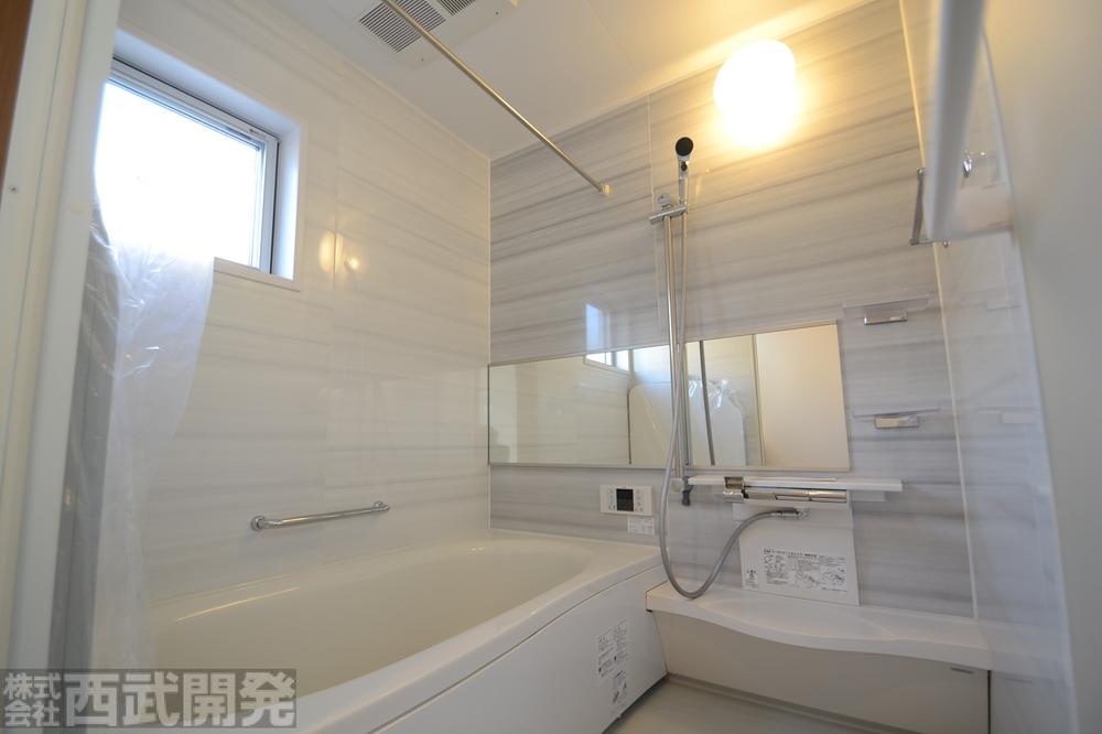 Bathroom. Hitotsubo ・ Window barrier-free type ventilation drying with machine bathroom