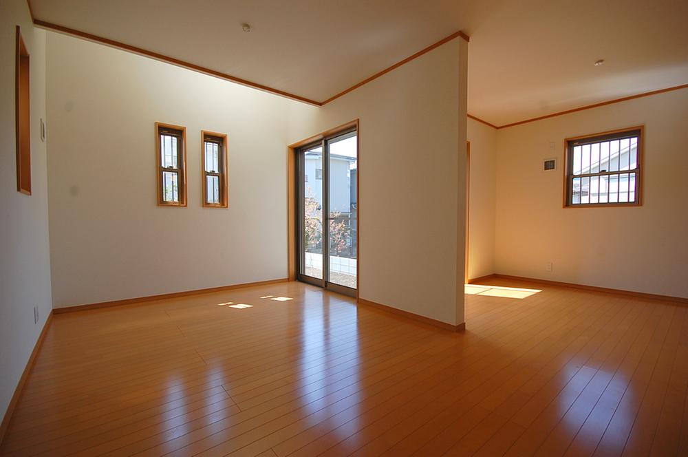 Living. Local Photos