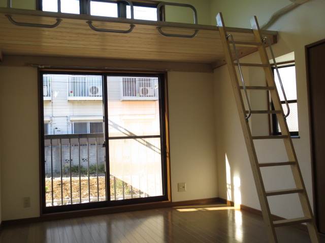 Living and room. There loft also on the first floor